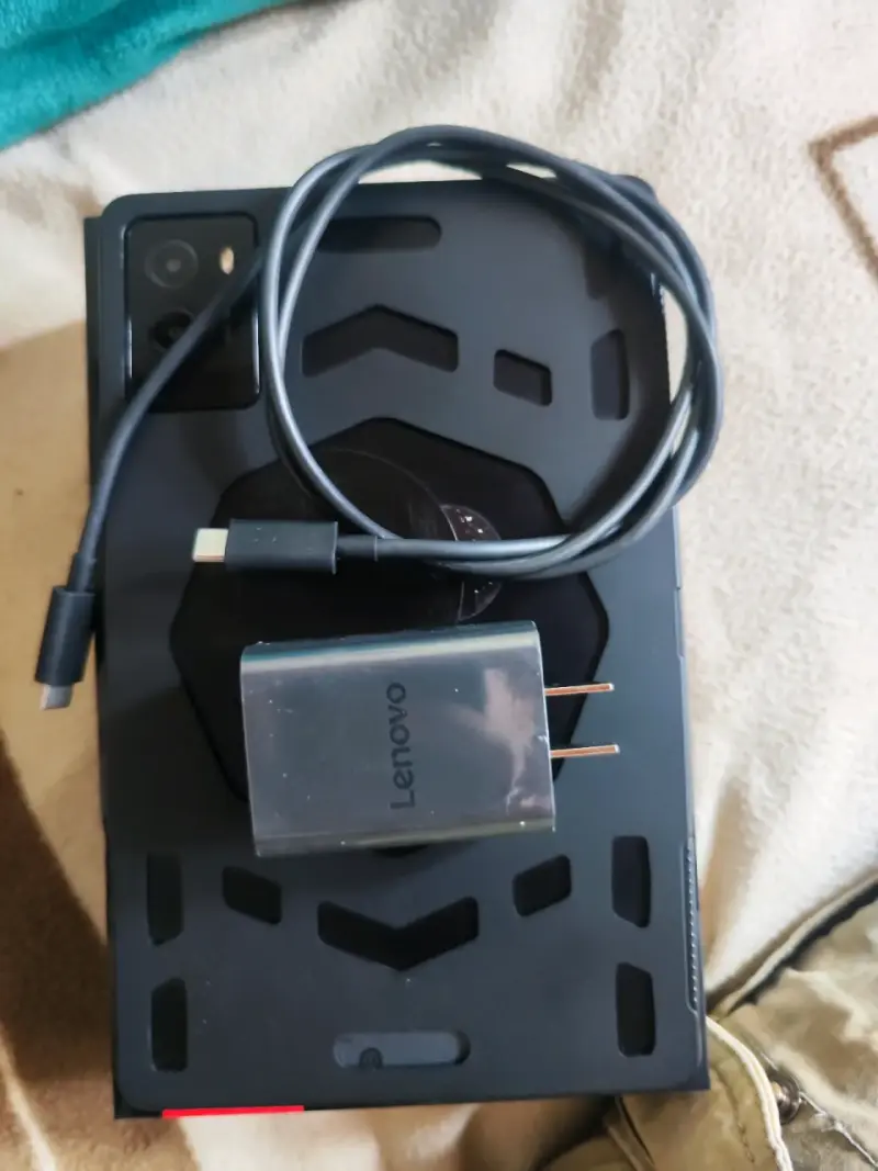 Tablet Lenovo Legion Tab Y700 con 16/512 - 3