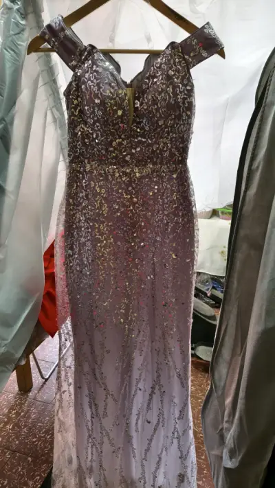 Vestido de gala o fiesta  talla S color Lila - miniatura 2