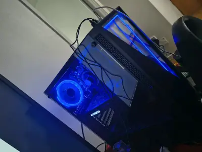 PC Gamer con Iluminación LED Azul - miniatura 1