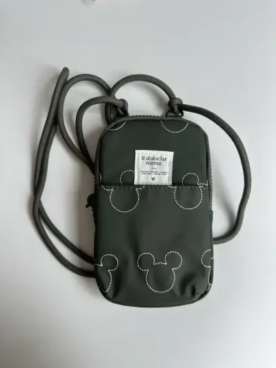 Bolso cruzado verde con diseño de Mickey Mouse - miniatura 1