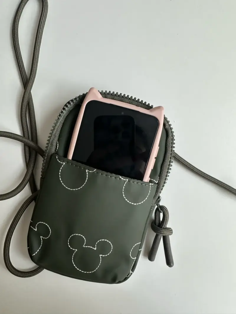 Bolso cruzado verde con diseño de Mickey Mouse - 5