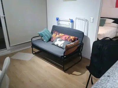 Sofá cama plegable de metal gris - miniatura 2