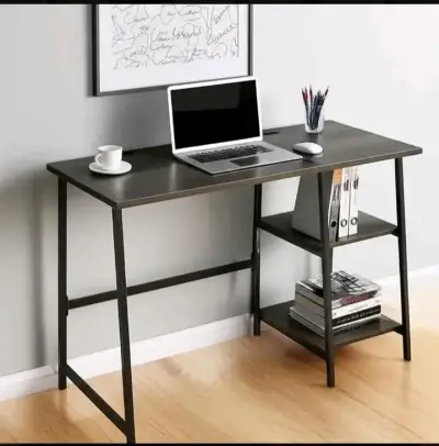 Escritorio moderno con estantes laterales - miniatura 1