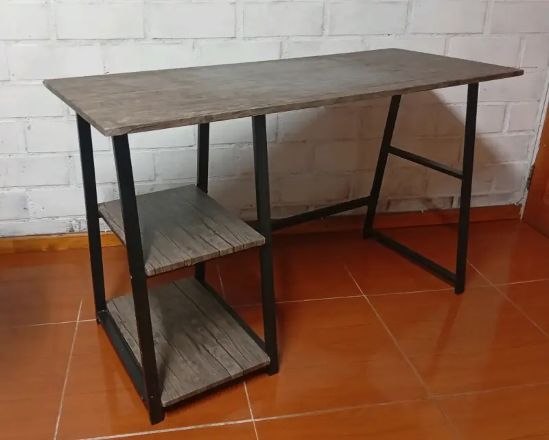 Escritorio moderno con estantes laterales - 2