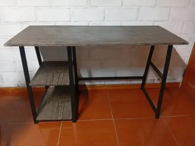 Escritorio moderno con estantes laterales - miniatura 4