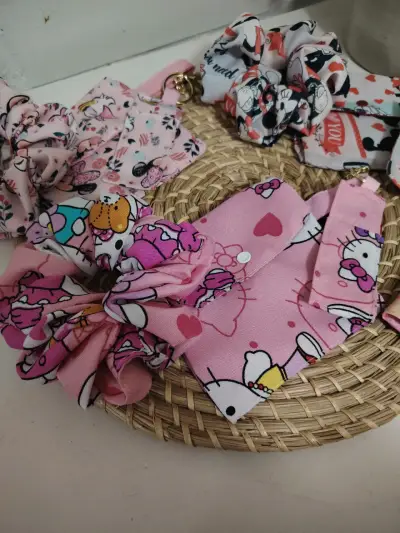 Set porta toallas higiénicas ,scrunchies y llavero - miniatura 1