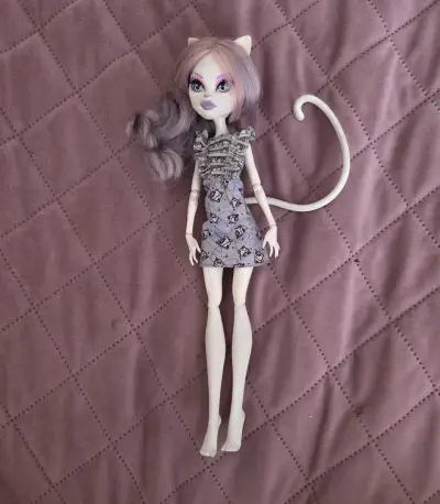 MH Catrine Demew ghoul chat - miniatura 1