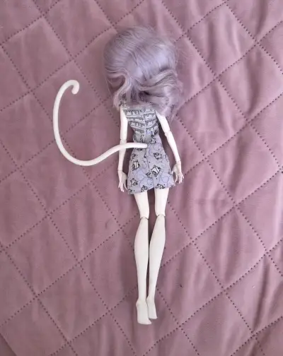 MH Catrine Demew ghoul chat - miniatura 2