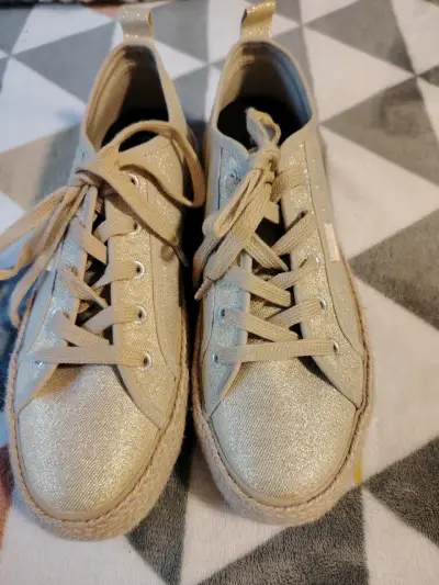 Zapatillas doradas con plataforma  y brillo 39 - miniatura 1