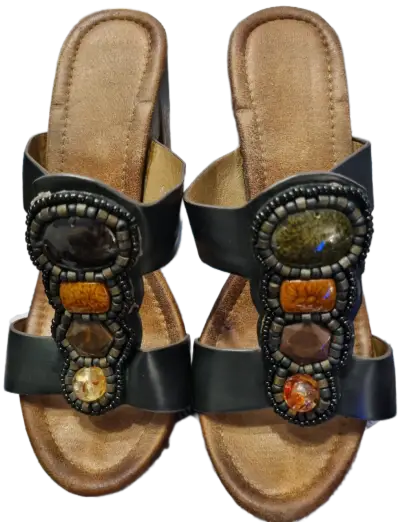 Sandalias de tacón alto con pedrería negra - miniatura 2