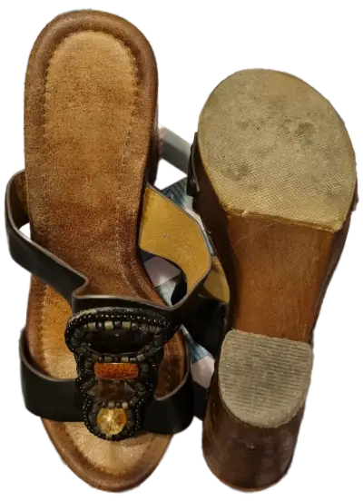 Sandalias de tacón alto con pedrería negra - miniatura 3