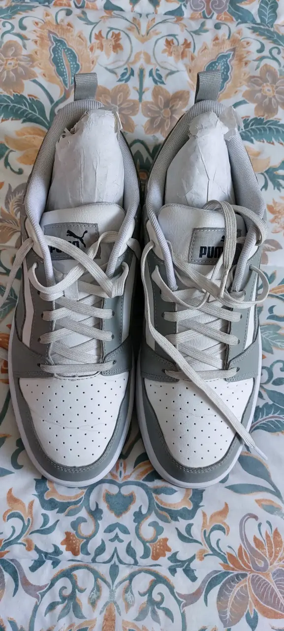 Zapatillas deportivas Puma blancas y grises - 3