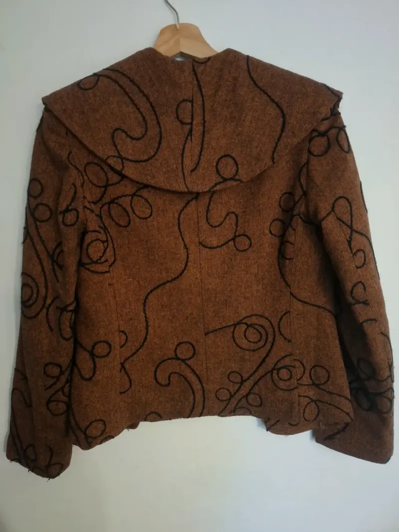 Chaqueta de lana marrón con diseño NMD - 3