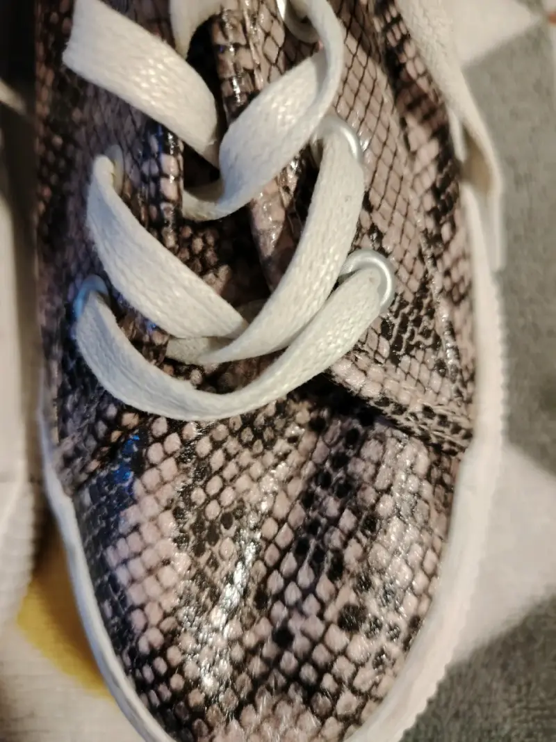 Zapatillas deportivas con diseño de serpiente - 2