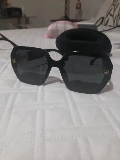Gafas de sol estilo vintage con marco grueso - miniatura 4