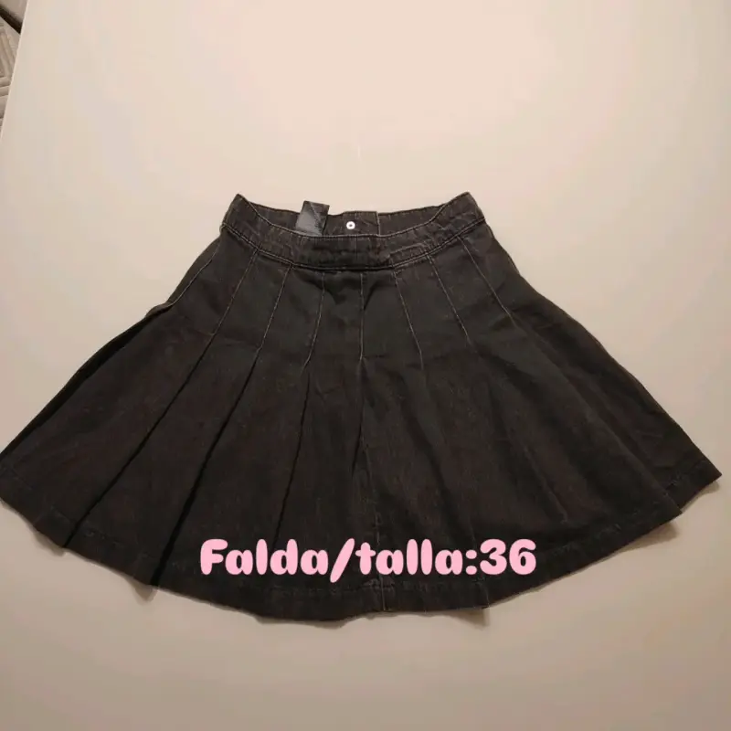 Falda negra plisada talla 36