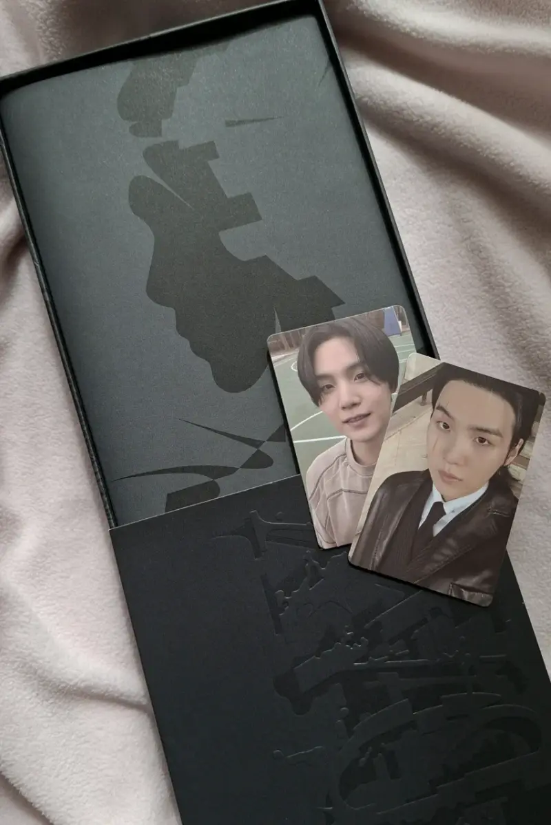 Álbum de música Agust D con tarjetas fotográficas - 2