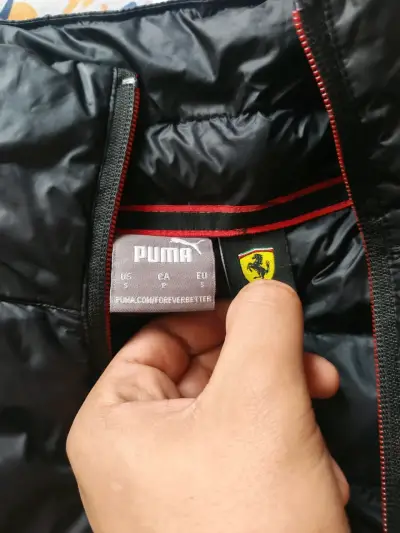 Chaqueta negra Puma Ferrari acolchada para hombre - miniatura 1