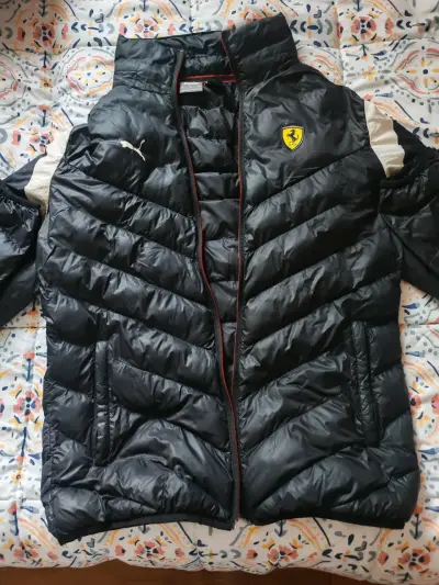 Chaqueta negra Puma Ferrari acolchada para hombre - miniatura 3