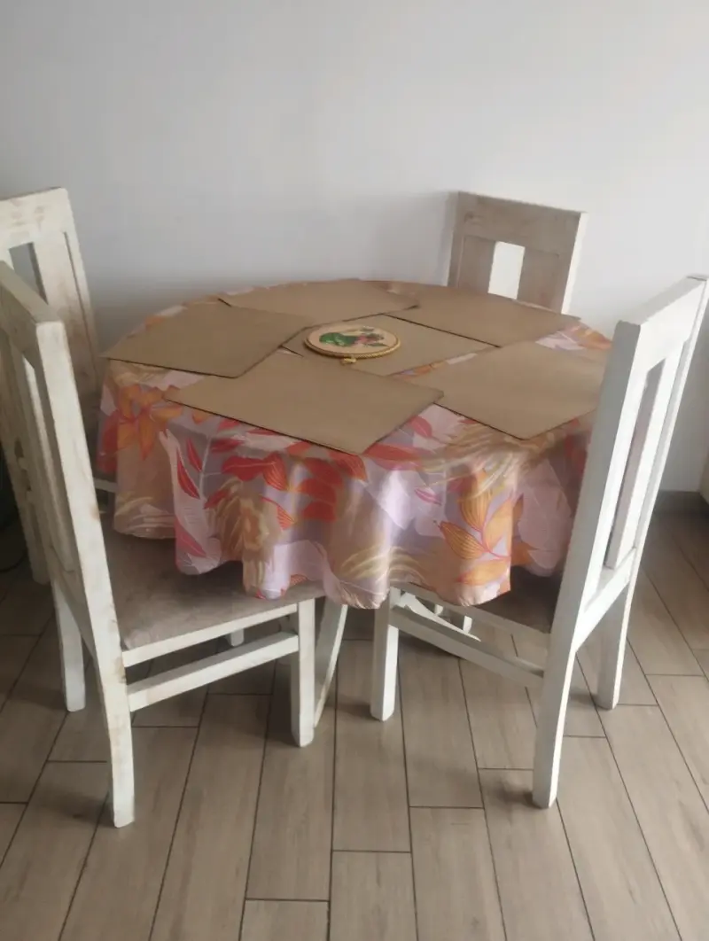 Juego de comedor redondo de vidrio con sillas blan - 5