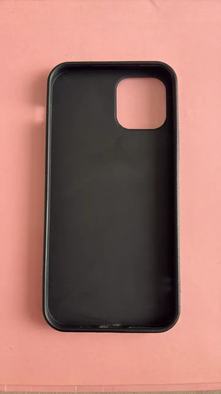 Funda protectora iPhone 12 - 2