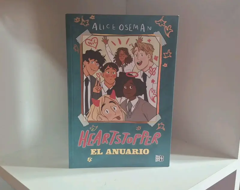 Libro Heartstopper El Anuario de Alice Oseman