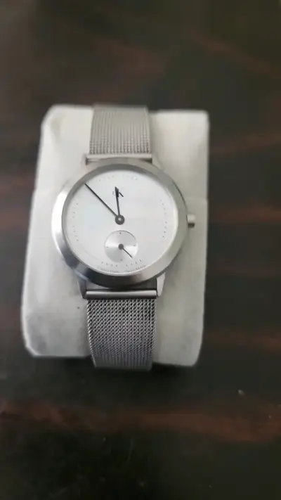 Reloj de pulsera Calvin Klein plateado minimalista - miniatura 1