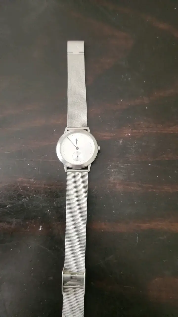 Reloj de pulsera Calvin Klein plateado minimalista - 2