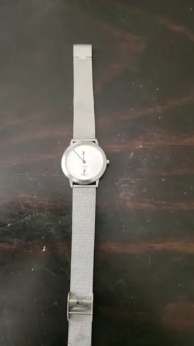 Reloj de pulsera Calvin Klein plateado minimalista - miniatura 2