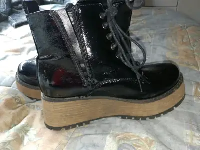 Botines de charol negro con plataforma - miniatura 1
