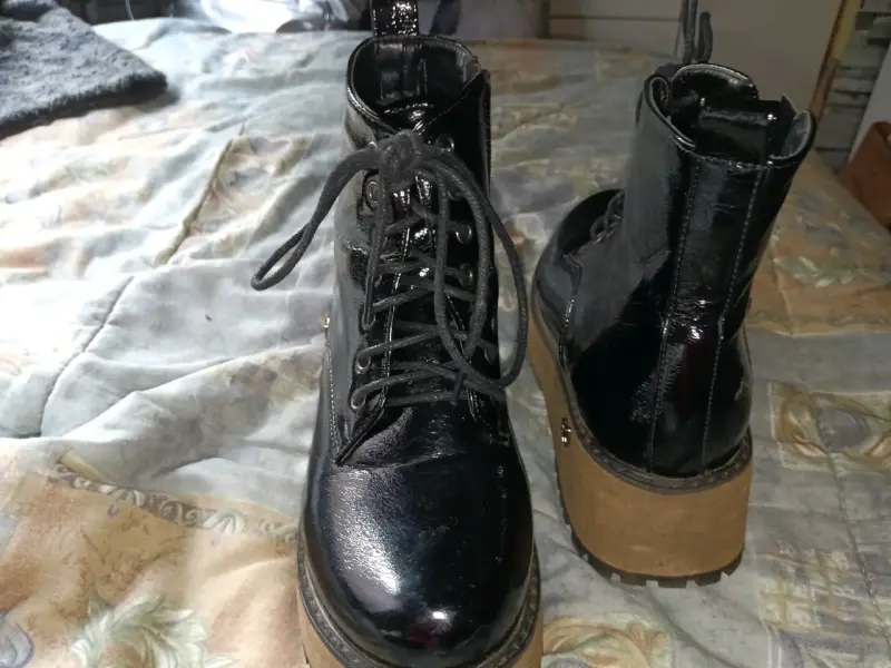 Botines de charol negro con plataforma - 3