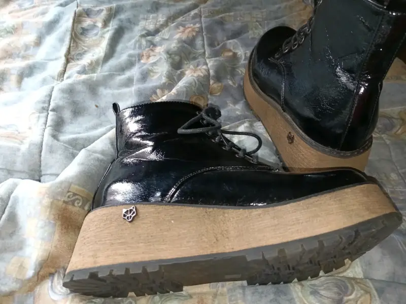 Botines de charol negro con plataforma - 4
