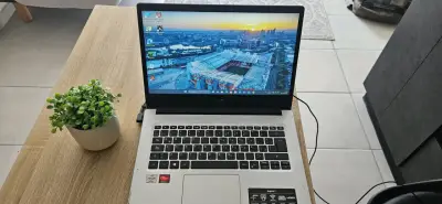 Laptop Acer Aspire 3 con AMD Athlon Silver - miniatura 3