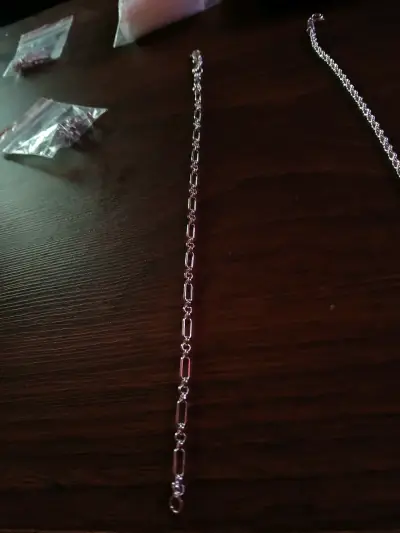 Pulsera de plata con hilo rojo ajustable - miniatura 4