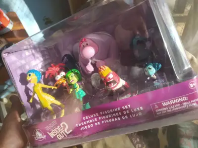 Set de Figuras Deluxe Inside Out 2  Disneyland! - miniatura 1