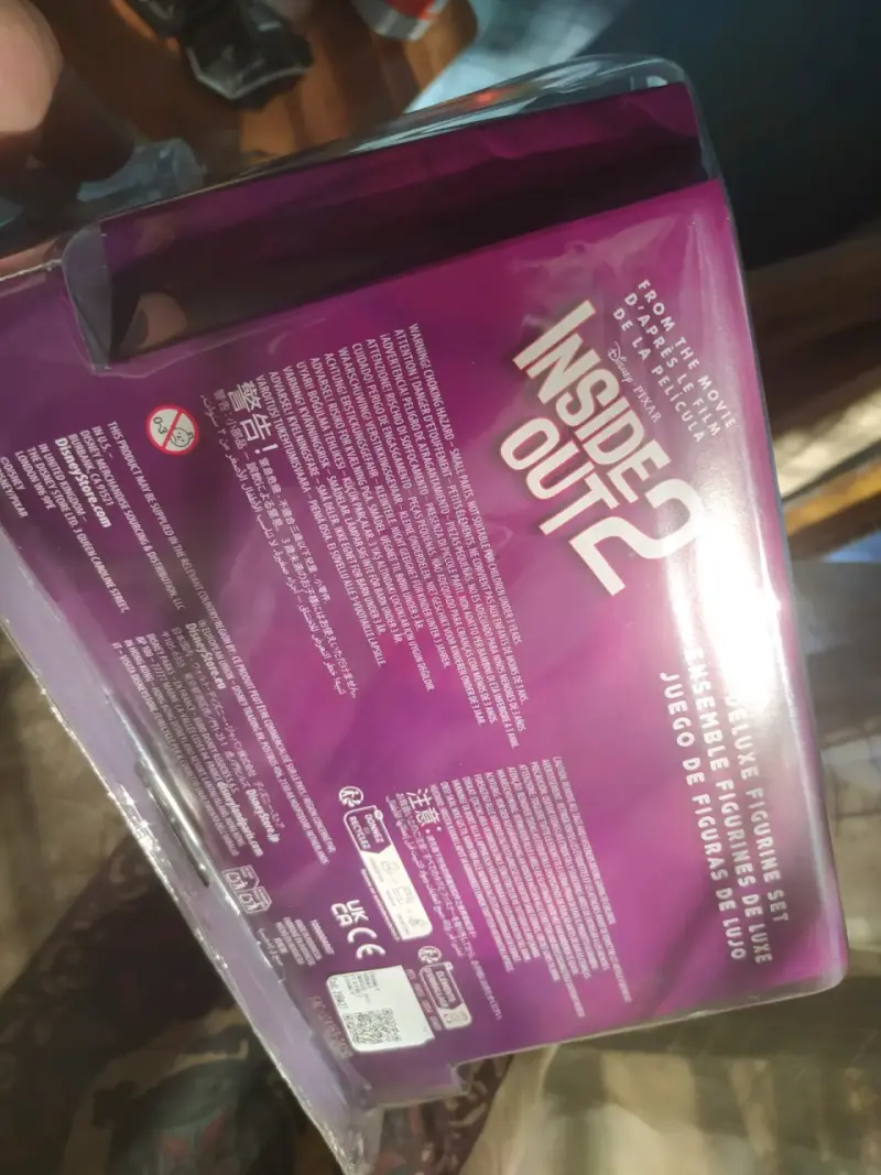 Set de Figuras Deluxe Inside Out 2 Disneyland! - 4