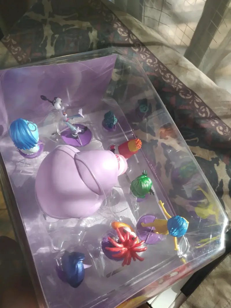 Set de Figuras Deluxe Inside Out 2 Disneyland! - 6