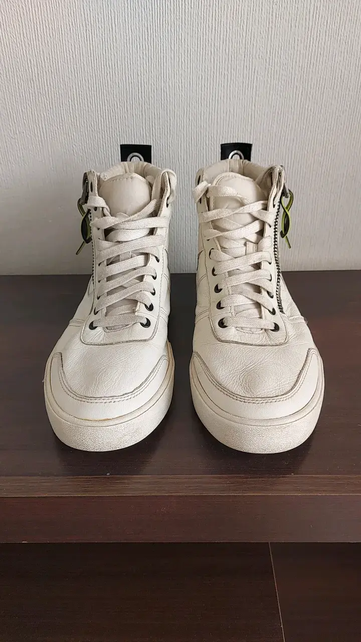 Zapatillas altas blancas Diesel con cierre lateral - 2