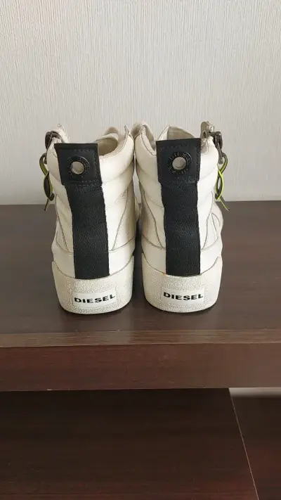Zapatillas altas blancas Diesel con cierre lateral - miniatura 3