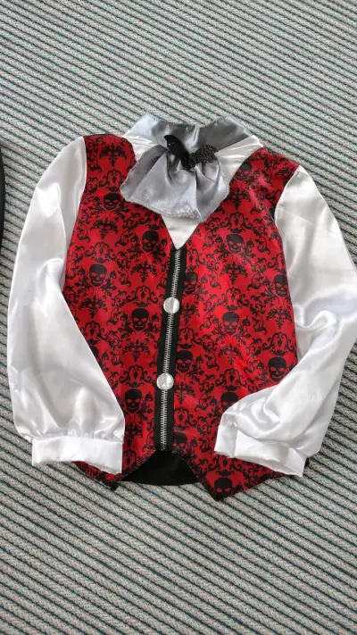 Disfraz de vampiro para niño con capa y chaleco - miniatura 2