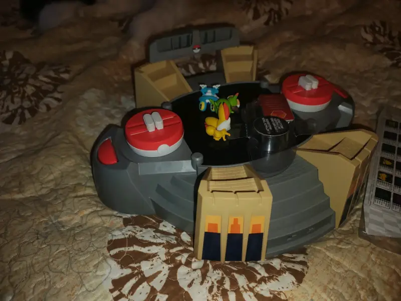 Estadio de Batalla Pokémon XY con Figuras - 1
