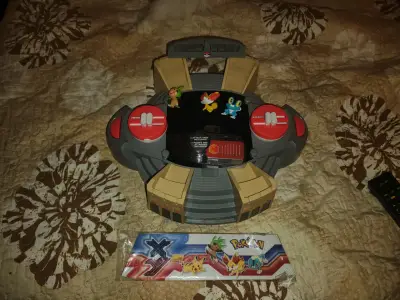Estadio de Batalla Pokémon XY con Figuras - miniatura 4