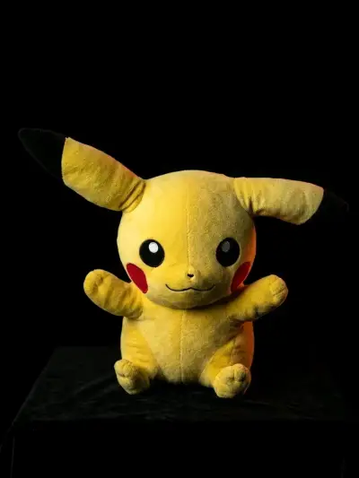 Peluche Pikachu Pokémon Amarillo - miniatura 4
