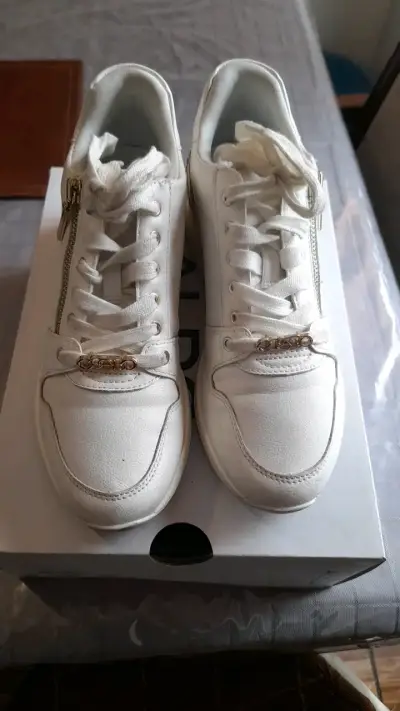 Zapatillas blancas con detalles dorados Aldo - miniatura 1