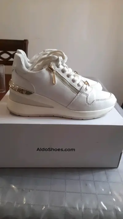 Zapatillas blancas con detalles dorados Aldo - miniatura 2