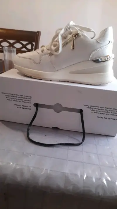 Zapatillas blancas con detalles dorados Aldo - miniatura 4