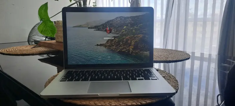 MacBook Pro 13" Retina — Late 2013 - 1