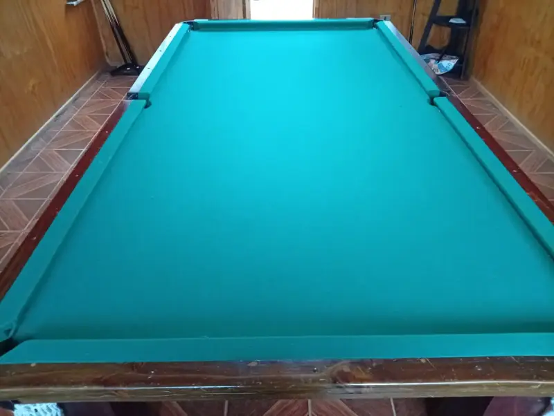 Mesa de Pool de madera con paño verde y set - 2