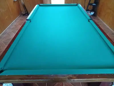 Mesa de Pool de madera con paño verde y set - miniatura 2