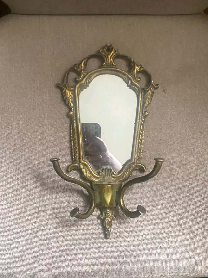 Espejo de pared vintage con ganchos de bronce
